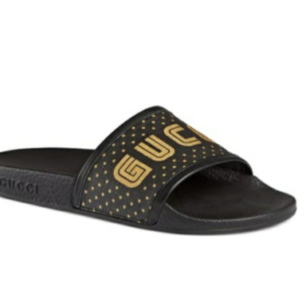 GUCCI Pursuit Guccy Logo Slide Sandal